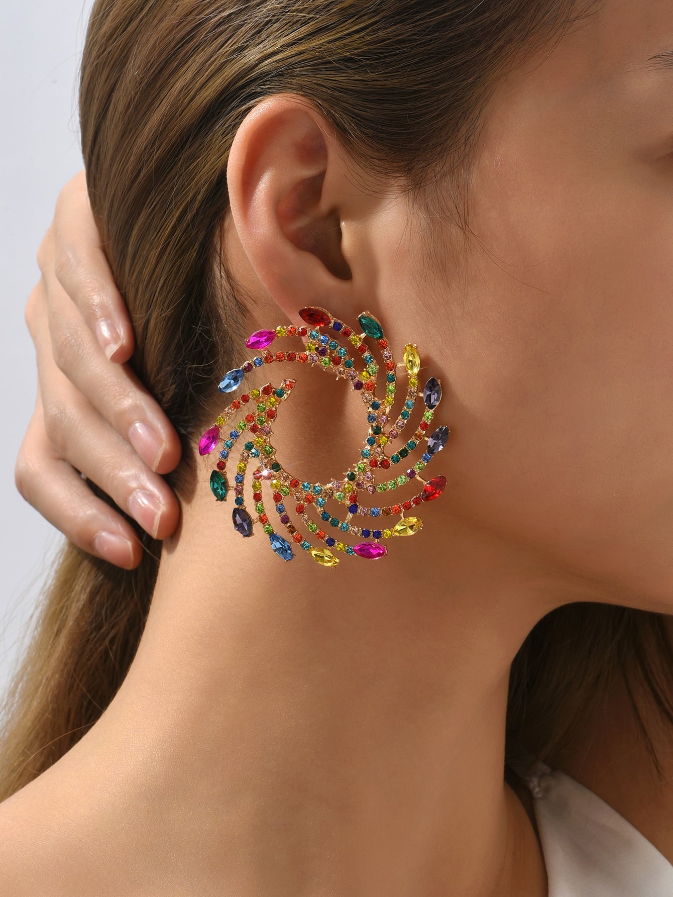 Glamorous Random Color Rhinestone Structured Stud Earrings